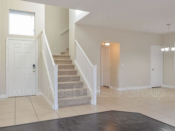 4th image of 3540 Chelsea Grove St