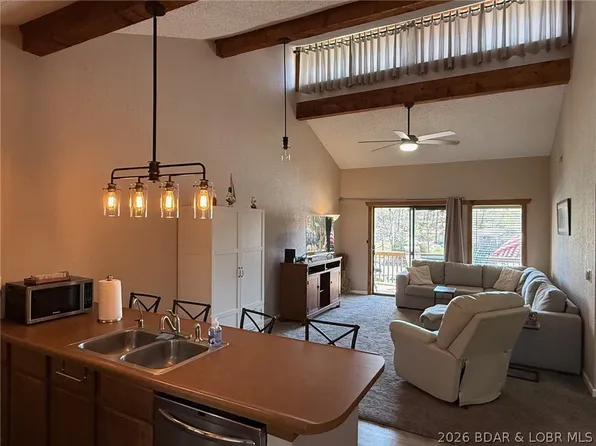 52 Wrenwood Cir #3-C, Lake Ozark, MO 65049