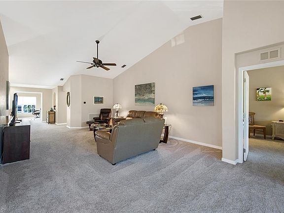 5th image of 11015 Mill Creek WAY #1101
