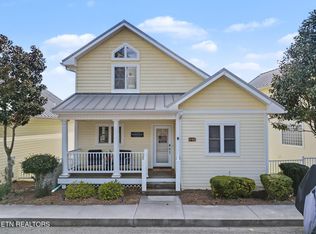 149 W Deer Village Ln, La Follette, TN 37766
