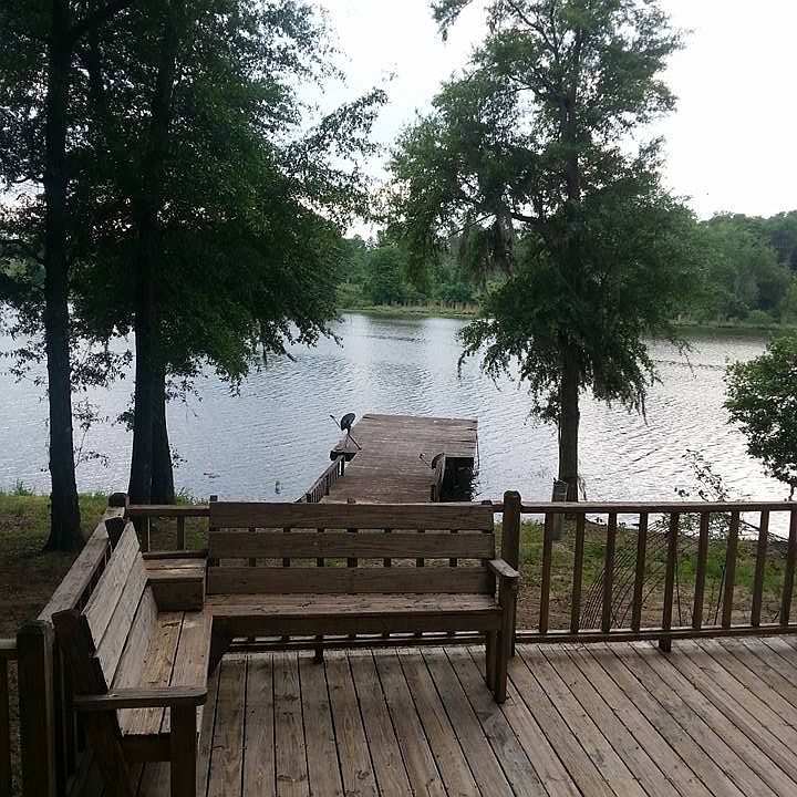 1st image of 862 W Lake Dr