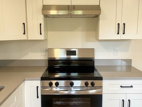 4th image of 52 Sycamore Dr