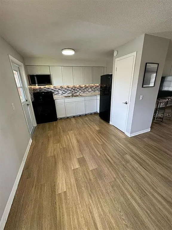 Building Photo - 1649 W Oak Ridge Rd #1649C