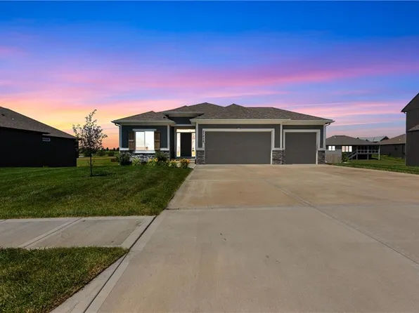 27808 E 134th St, Lake Lotawana, MO 64086