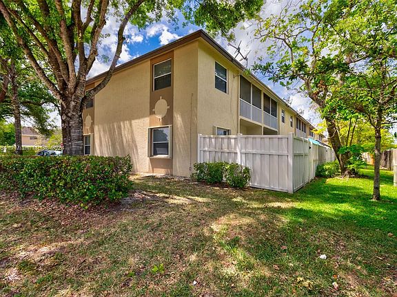 4th image of 3550 NW 91st Ln #3550