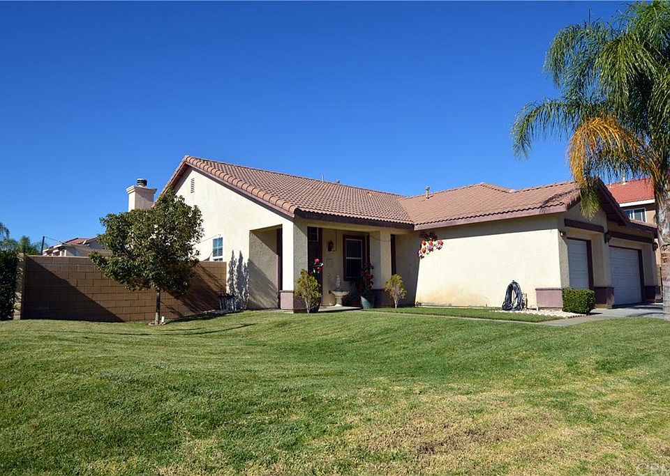1st image of 25681 Macintosh Ct