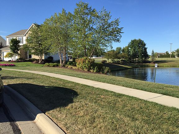 3rd image of 104 Glen Crossing Dr