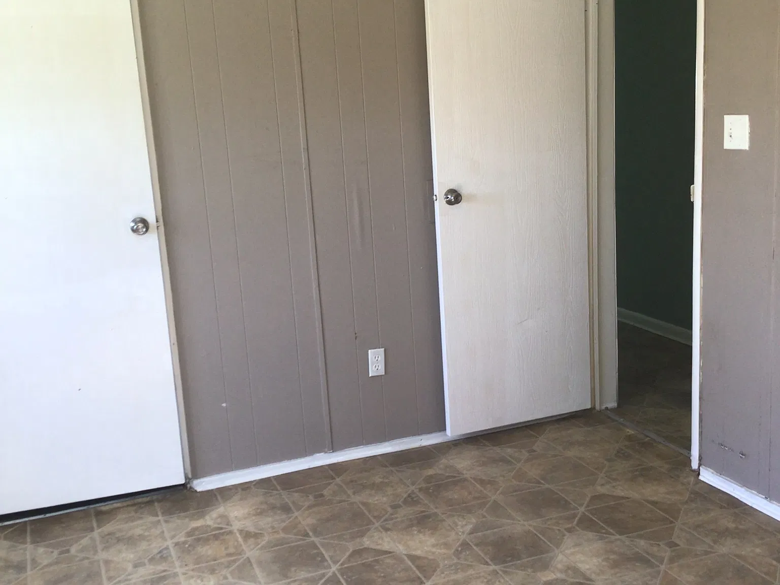 3 bed, $1,200 — Photo 4