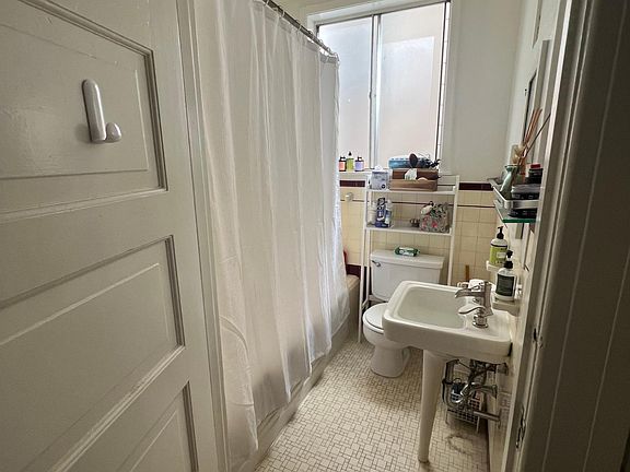 3rd image of 1542 Union St #A