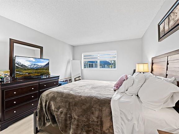 5th image of 3090 Holiday Springs Boulevard #306