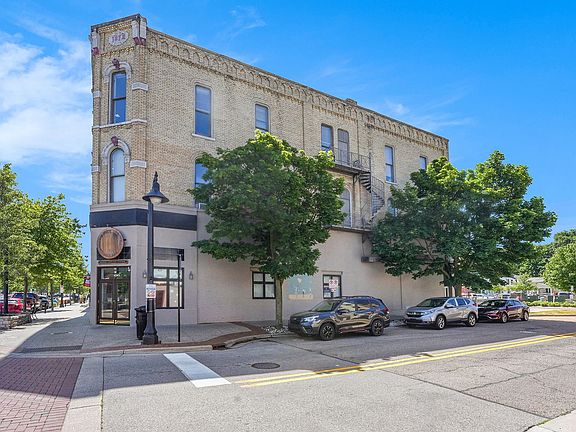 2nd image of 100 Washington Ave #202