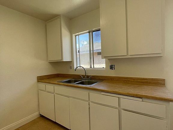 5th image of 1036 Carob Way Unit 14