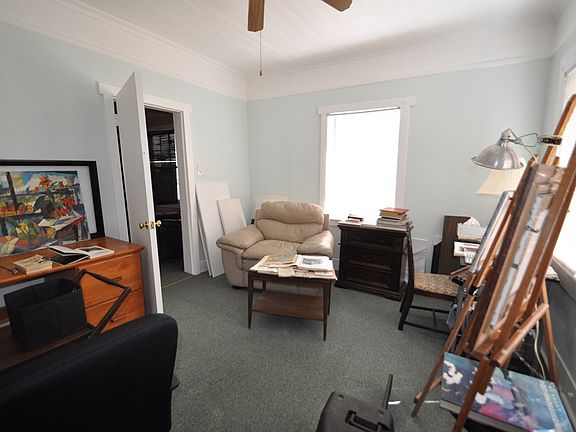 5th image of 411 N Steele Ave