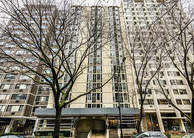 1st image of 1340 N Dearborn St #15