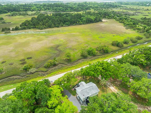 2nd image of 1804 Battery Island Dr