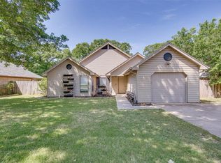 5604 Lordsburg Trl, Arlington, TX 76017