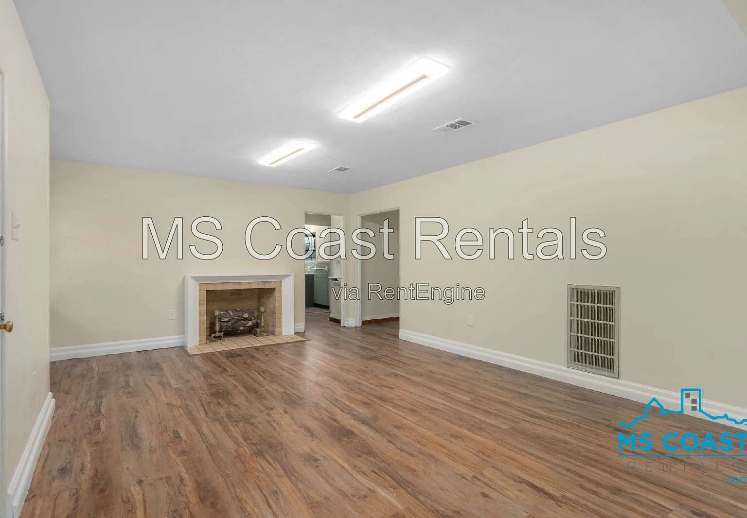 2 bed, 2.0 bath, 1350 sqft, $1,699 — Photo 2