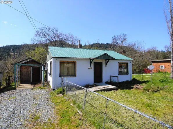 1411 N Old Pacific Hwy, Myrtle Creek, OR 97457