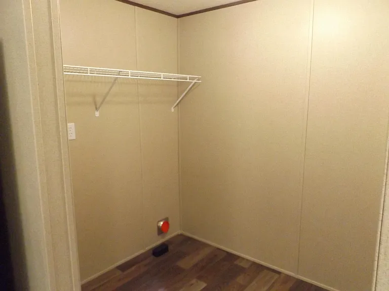 204 Martha Ct — Photo 12