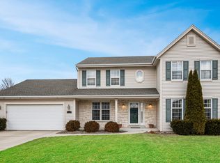 8746 W Mallard Ct, Franklin, WI 53132