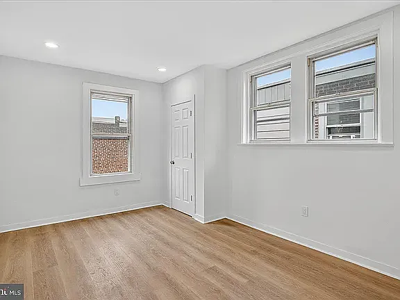 6737 N Smedley St — Photo 15
