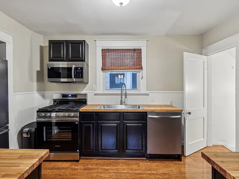 526 Berry Ave — Photo 12