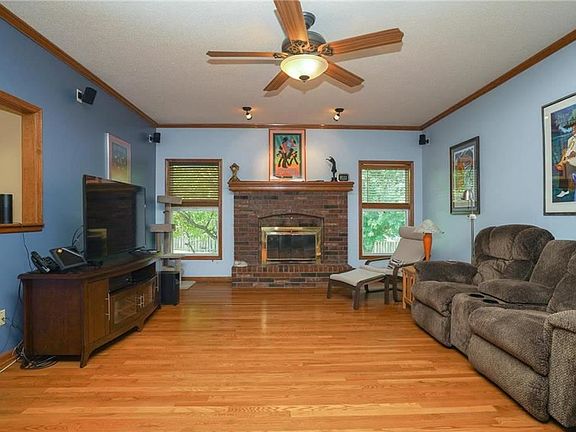 4th image of 1134 SE 11th Ct