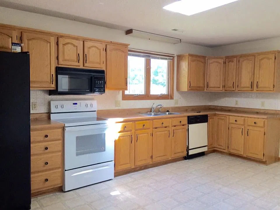2 bed, $1,100 — Photo 2
