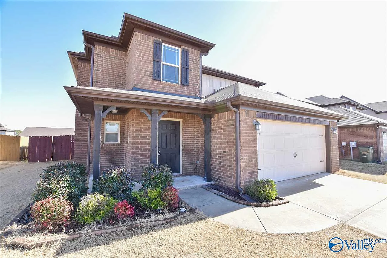 3 bed, 2.5 bath, 1624 sqft, $1,700 — Photo 1