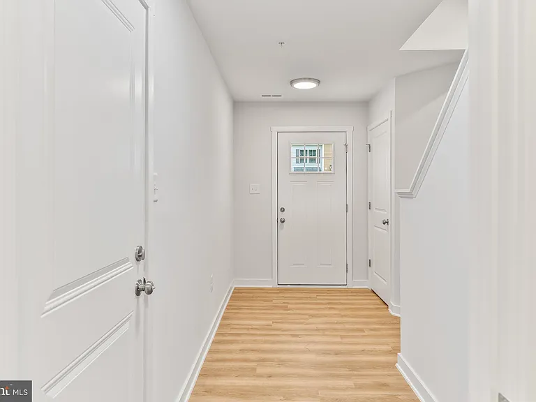 147 Olga Dr — Photo 9