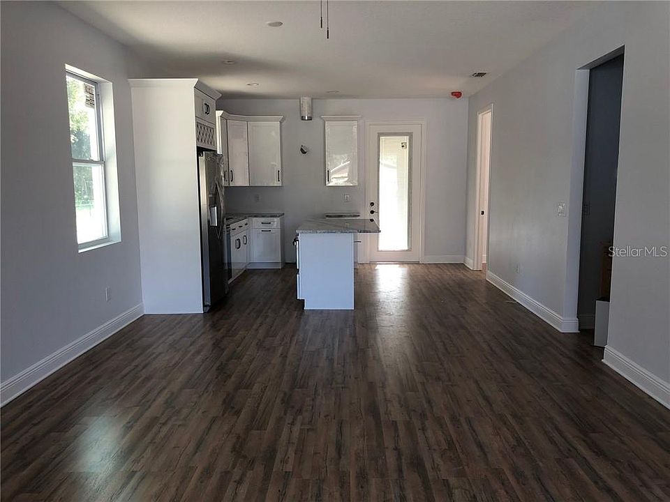 2nd image of 8217 N Elmer St