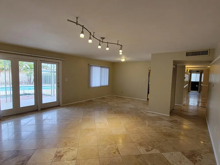 1328 E Hermosa Dr — Photo 4