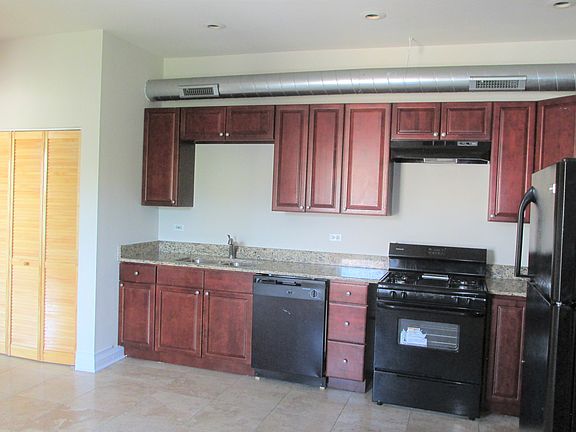 3rd image of 5034 S Michigan Ave #3N
