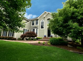 19 Winged Foot Ct, Skillman, NJ 08558