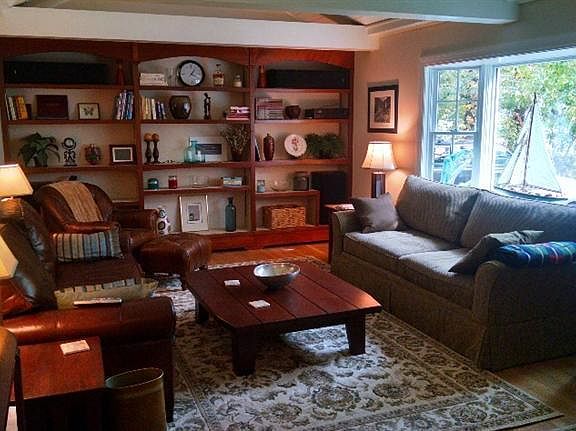 5th image of 131 Cranberry Ln