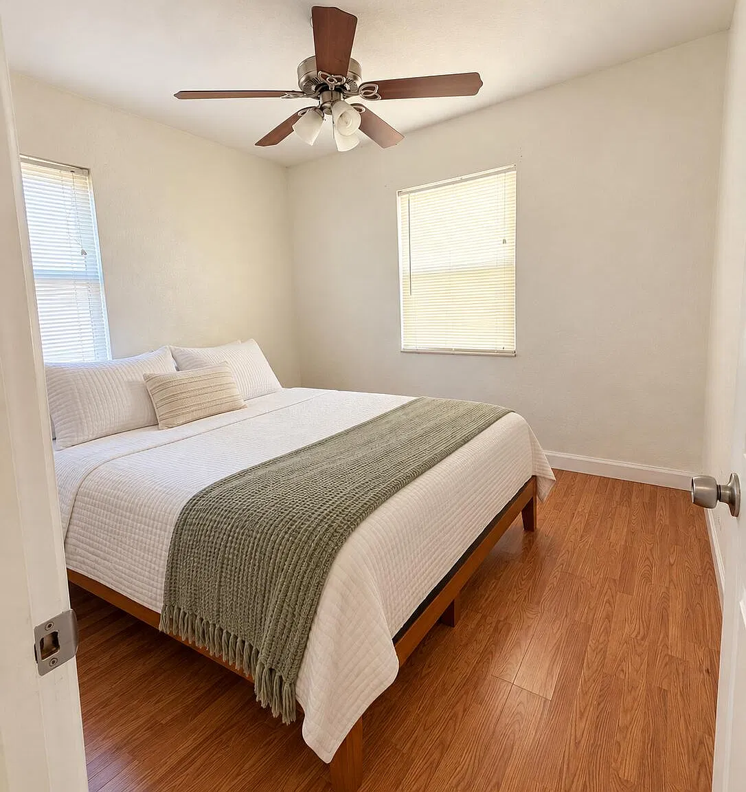3 bed, 2.0 bath, 1116 sqft, $3,100 — Photo 3