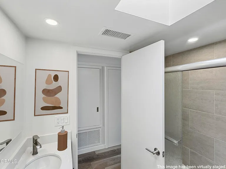 61B Redwood Ave — Photo 30