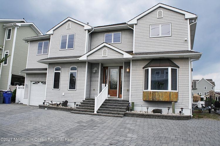 1st image of 3184 Beachview Dr