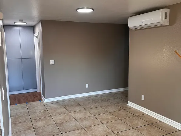 143 W 85th St, Los Angeles, CA 90003