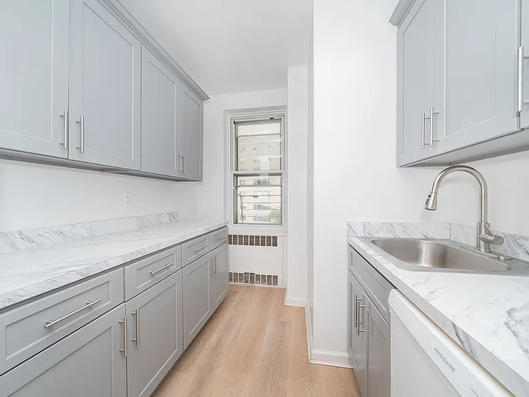 500 Kappock St #5C — Photo 6
