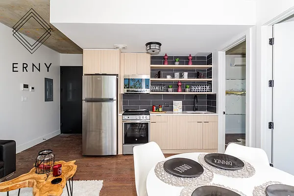 Rented by Pinn Realty | media 33