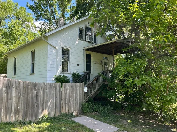 740 E 9th St, Davenport, IA 52803