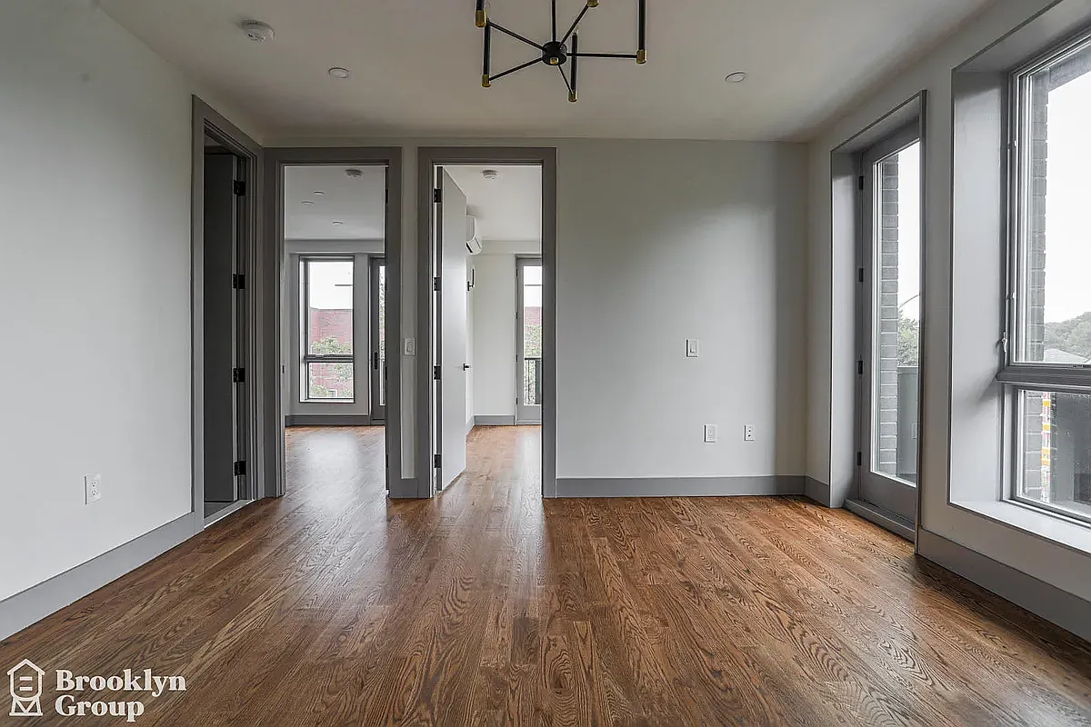 Building Photo - 1896 De Kalb Ave #1A