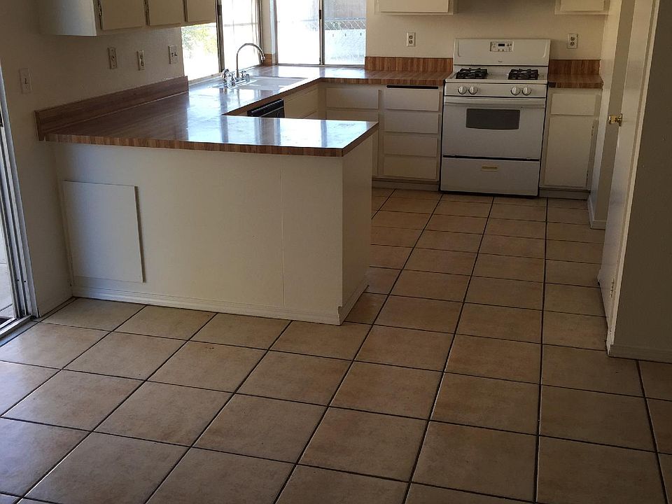 1st image of 25393 Elder Ave