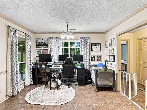 5th image of 307 Chambers Rd