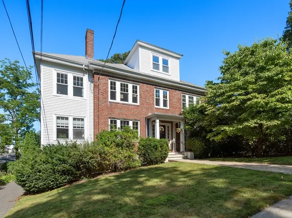 7 Holland St #1, Newton, MA 02458