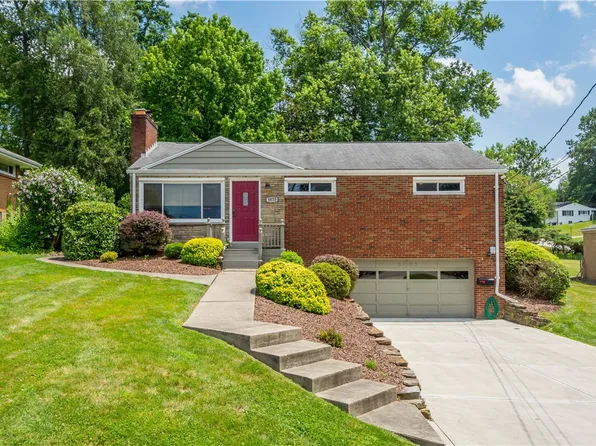 5833 Horseshoe Dr, Bethel Park, PA 15102