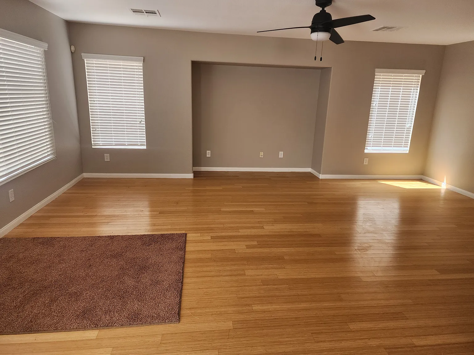 4 bed, 2654 sqft, $2,495 — Photo 3
