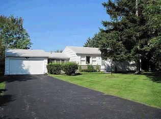 32 Beldon Dr, Rochester, NY 14623