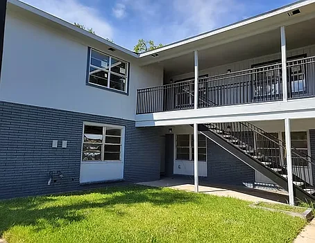 Southmore Place Apartments — Photo 1